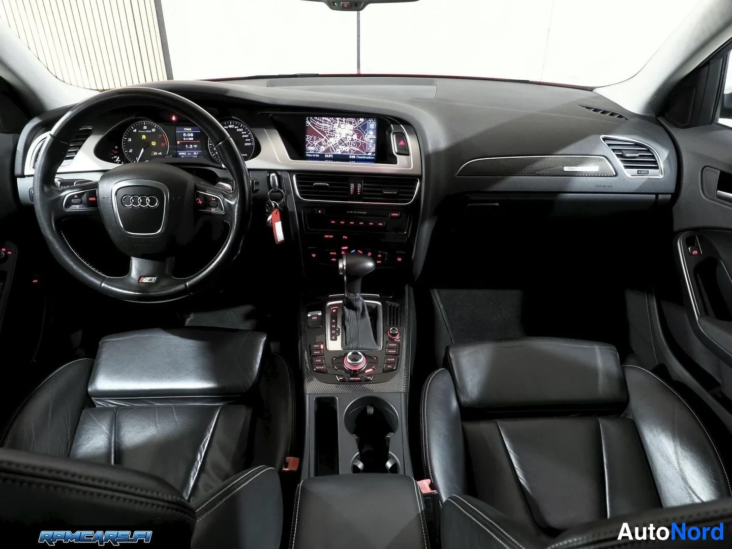 Punainen Audi S4 2009, ohjaamo, kuva 37