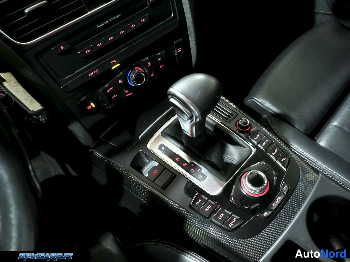 Punainen Audi S4 2009, yksityiskohta, kuva 55