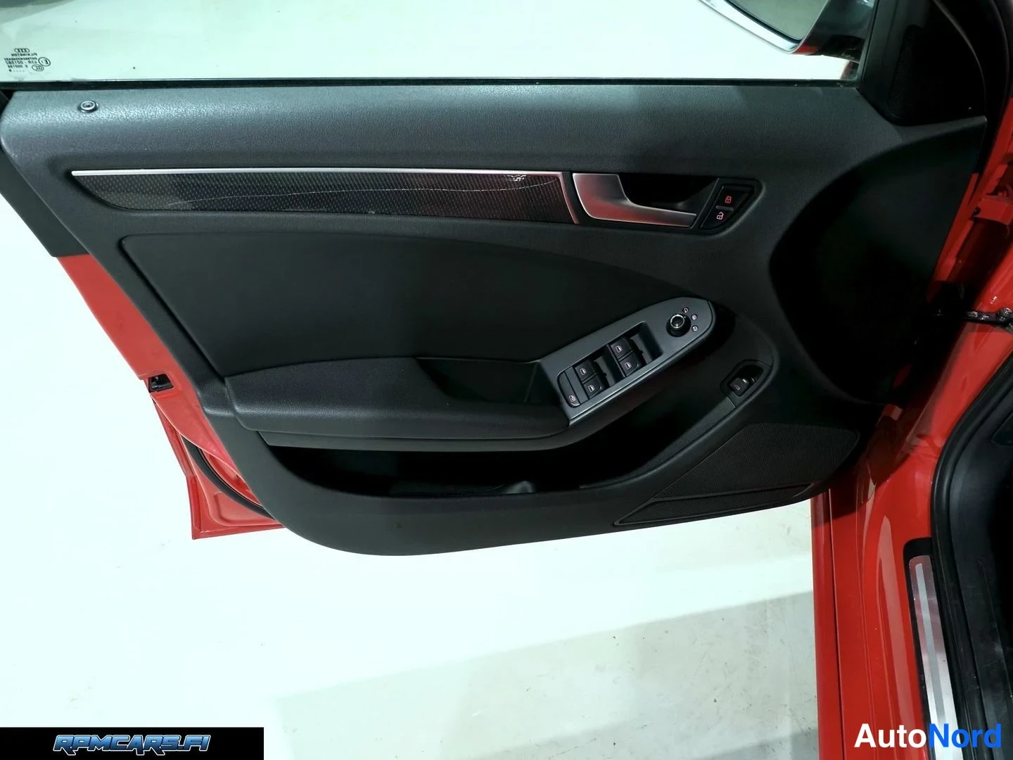 Punainen Audi S4 2009, yksityiskohta, kuva 58