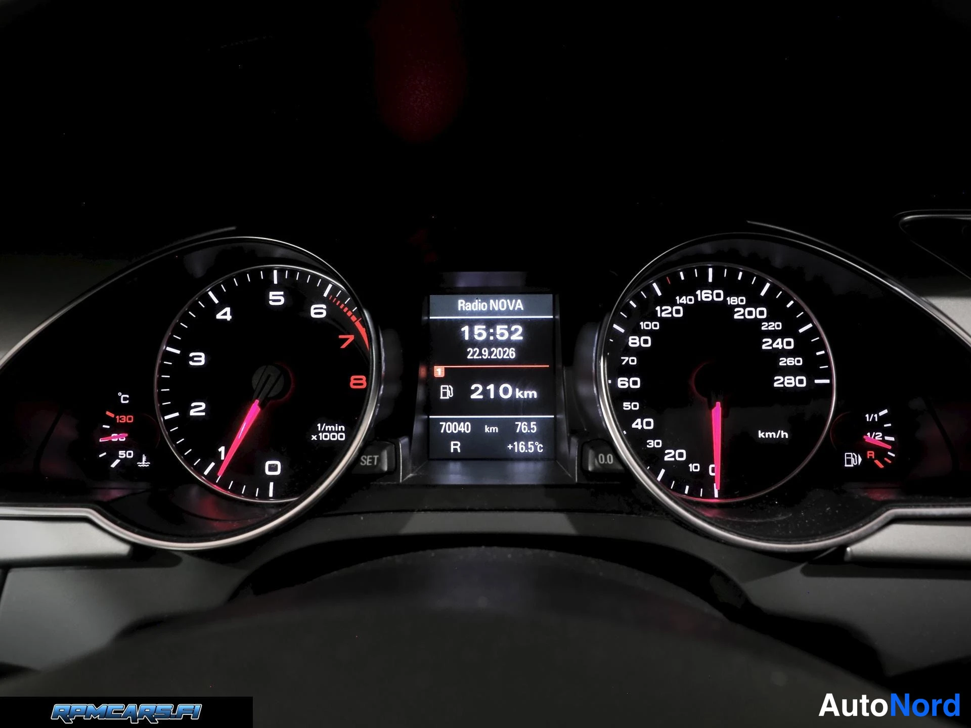 Punainen Audi A5 2011, yksityiskohta, kuva 48