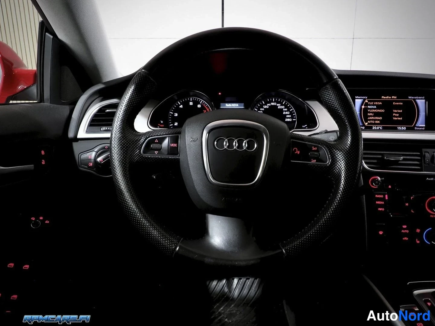 Punainen Audi A5 2011, ohjaamo, kuva 30
