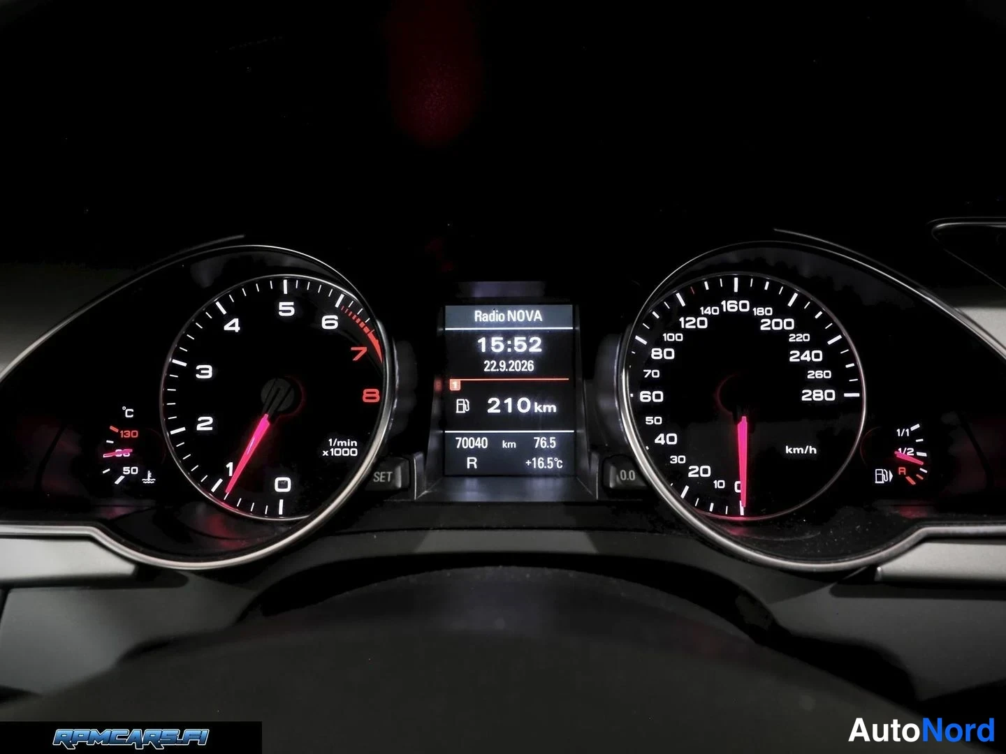 Punainen Audi A5 2011, yksityiskohta, kuva 56