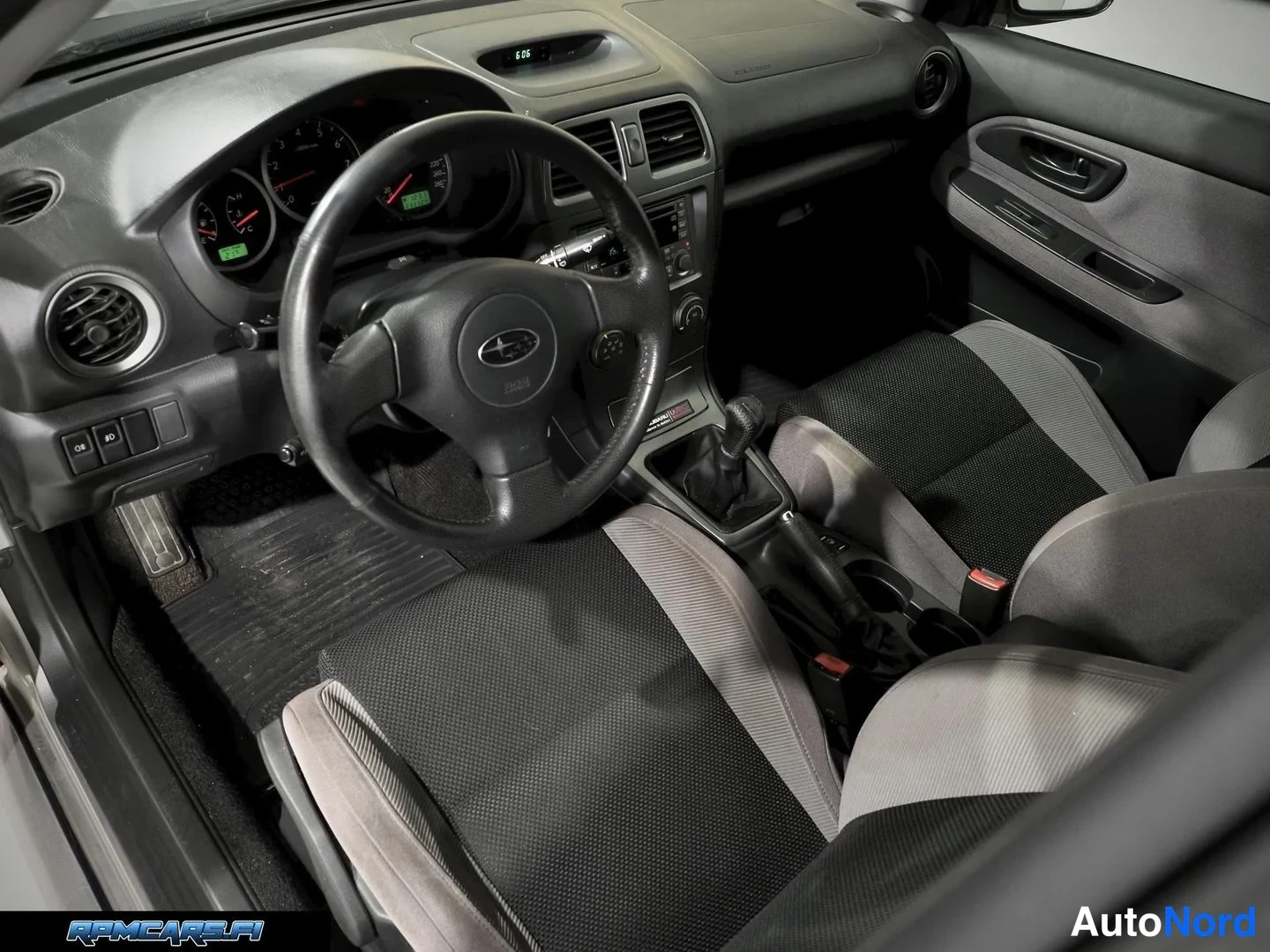 Hopea Subaru Impreza 2006, ohjaamo, kuva 30