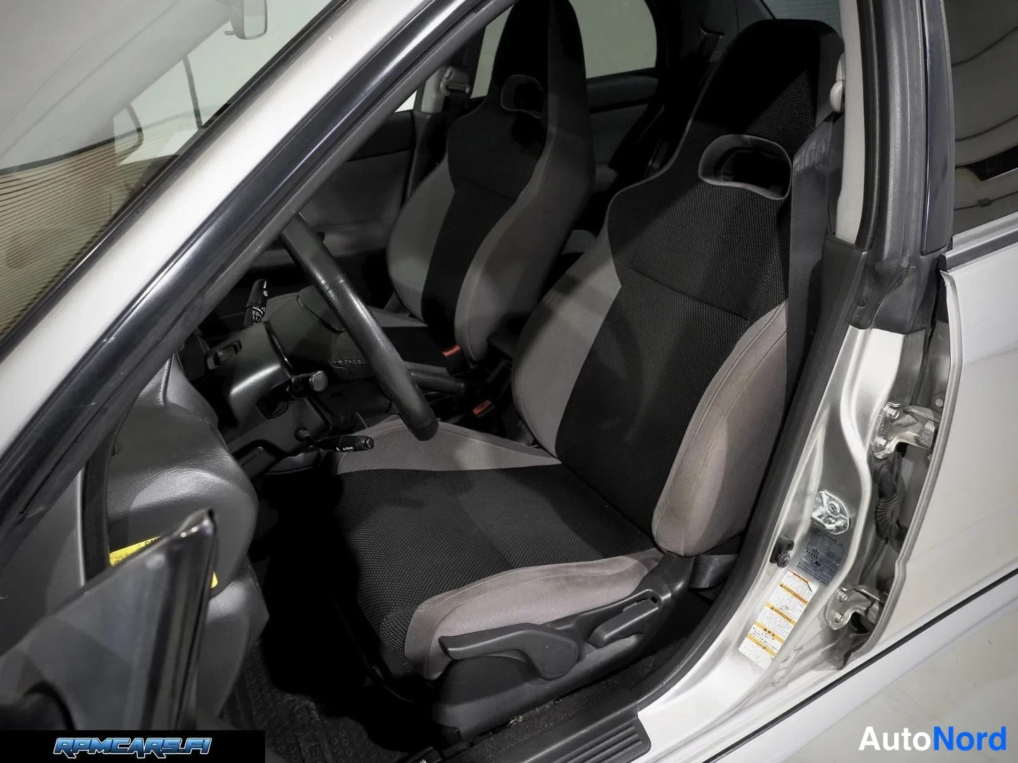 Hopea Subaru Impreza 2006, etuistuimet, kuva 35