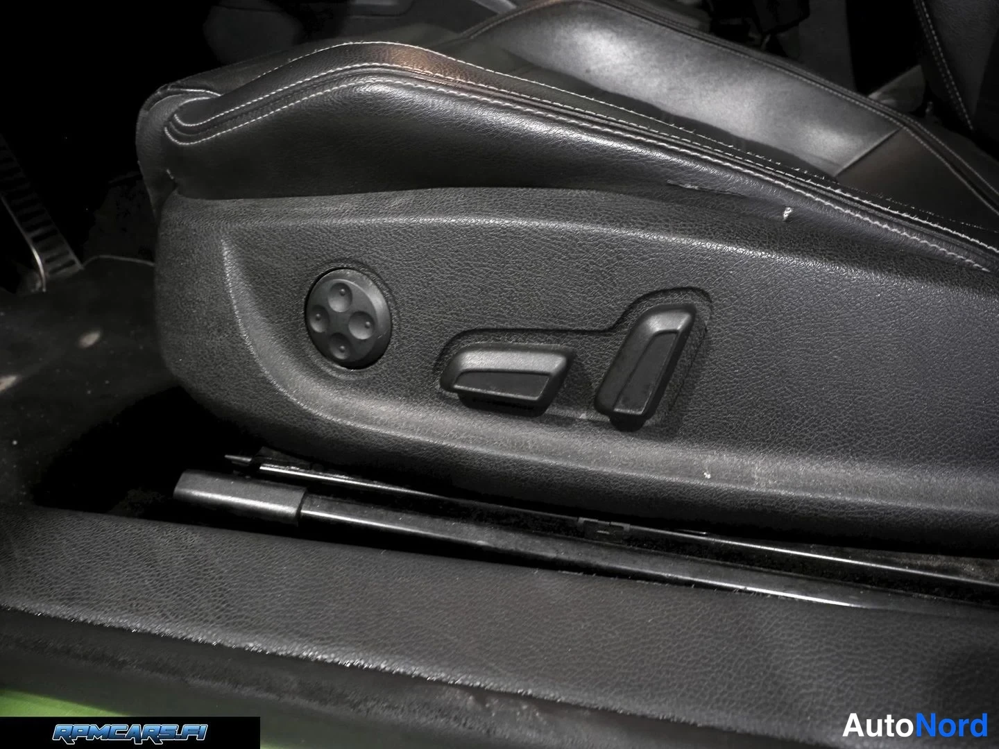 Vihreä Volkswagen Scirocco 2013, yksityiskohta, kuva 49