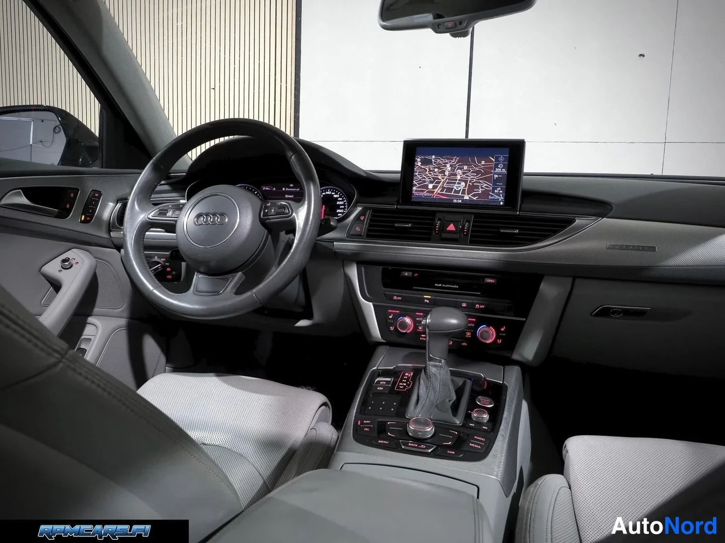 Musta Audi A6 2011, ohjaamo, kuva 31