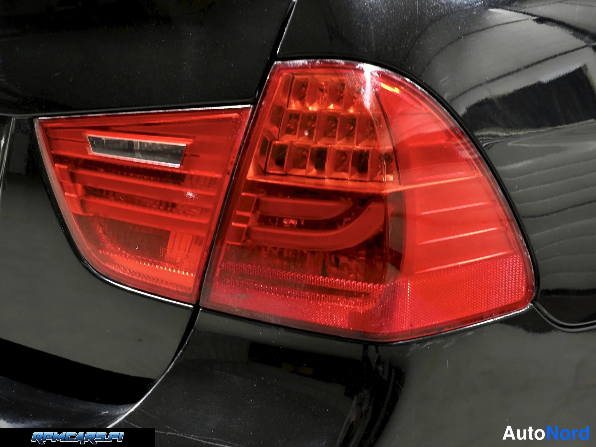 Musta BMW 330 2009, takaa, kuva 18