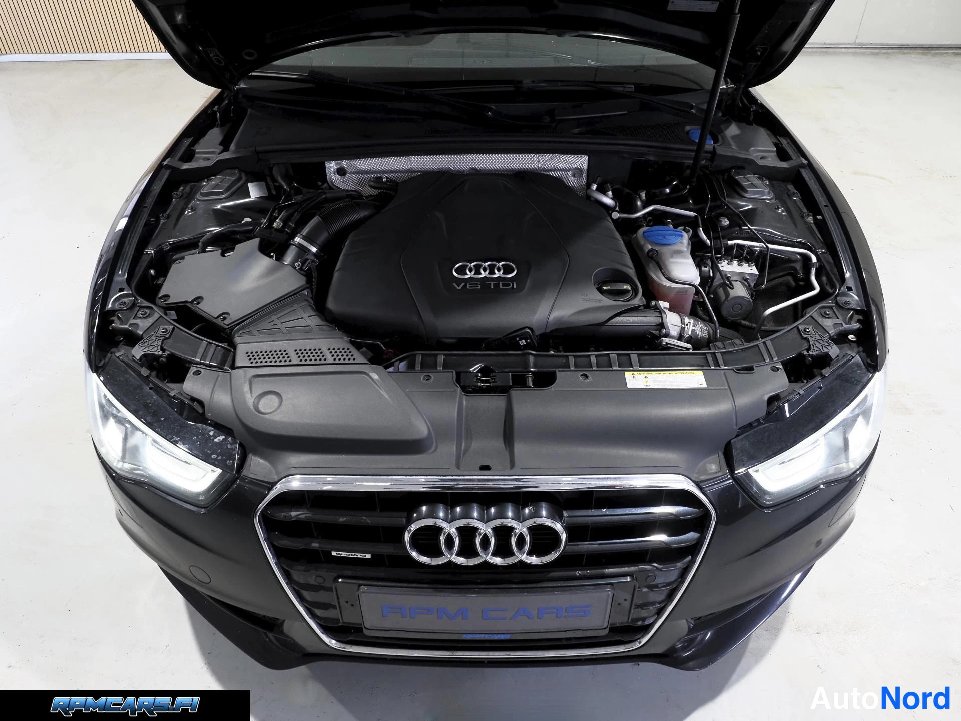 Musta Audi A5 2013, edestä, kuva 7