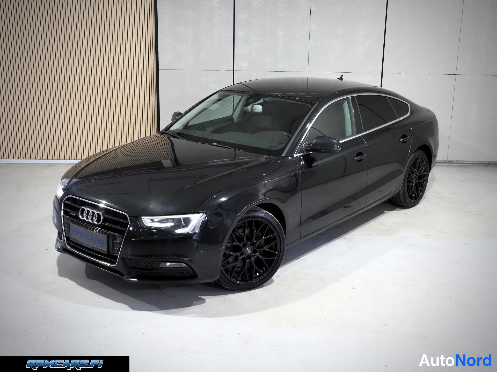 Musta Audi A5 2013, etuviisto, keula vasemmalle, kuva 3