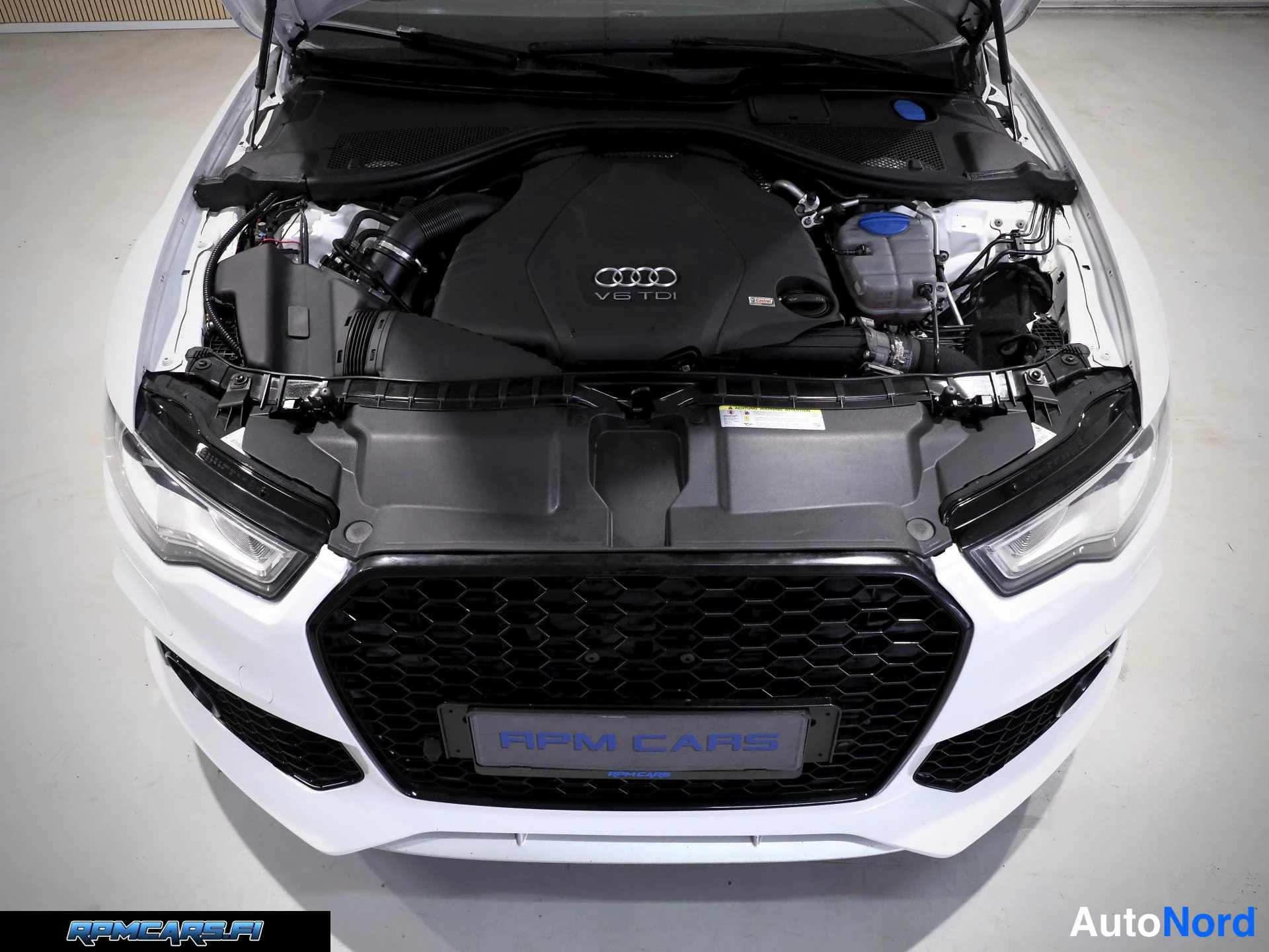 Valkoinen Audi A6 2012, edestä, kuva 5