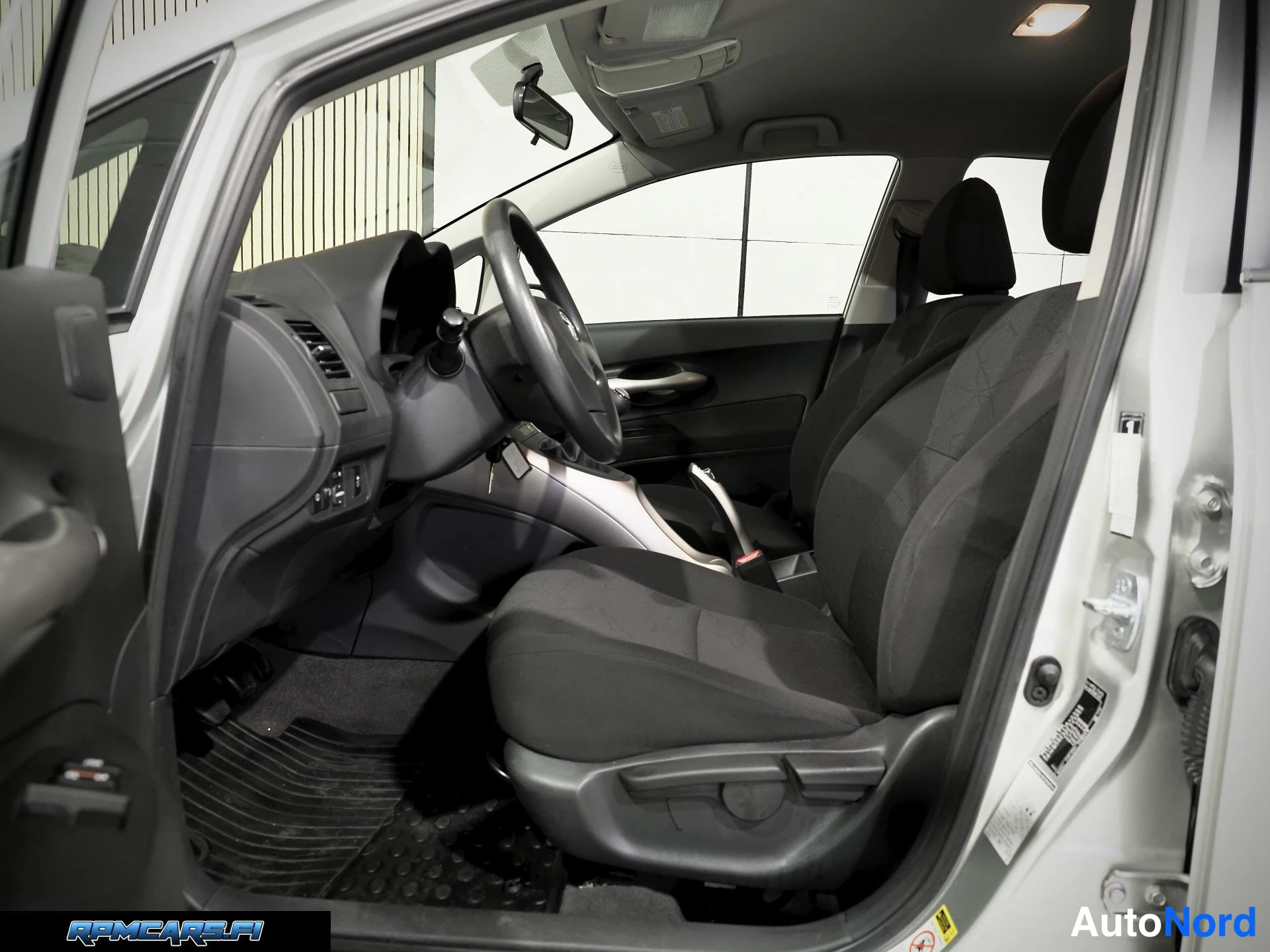 Toyota 1,4 VVT-i Linea Terra 5ov 2008, ulkokuva 12 – Kerava