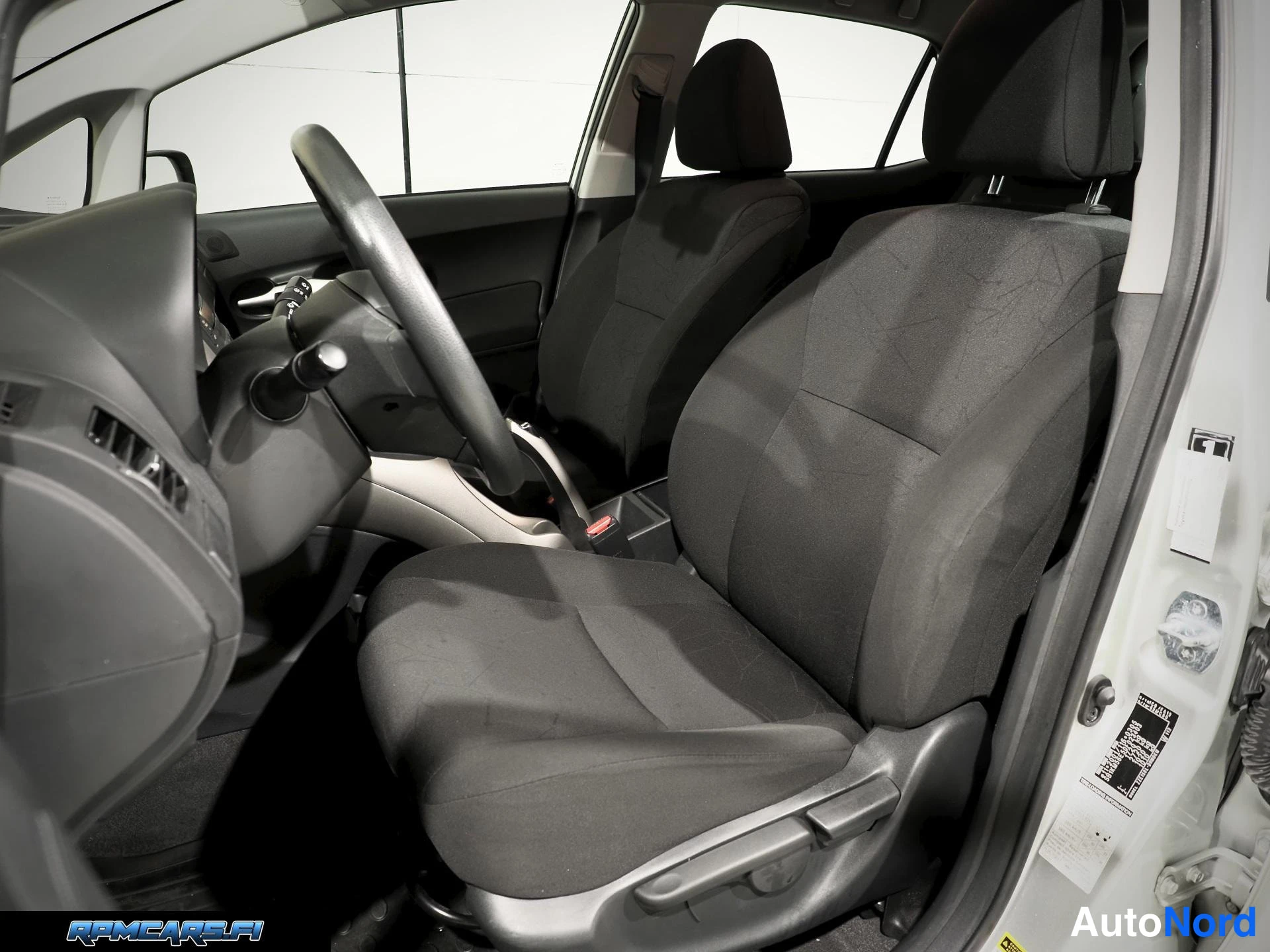 Toyota 1,4 VVT-i Linea Terra 5ov 2008, ulkokuva 13 – Kerava