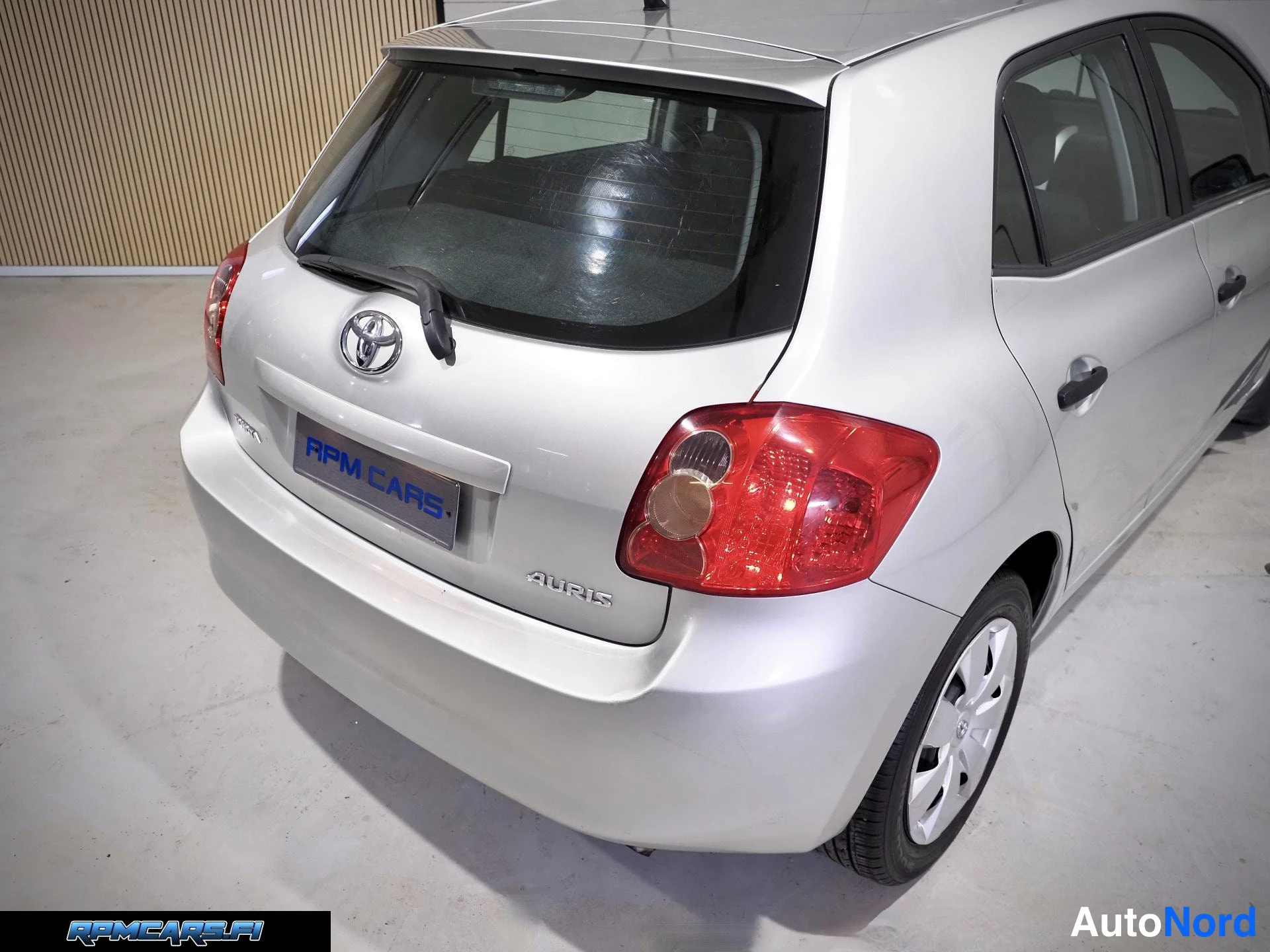Hopea Toyota Auris 2008, takaviisto, kuva 22