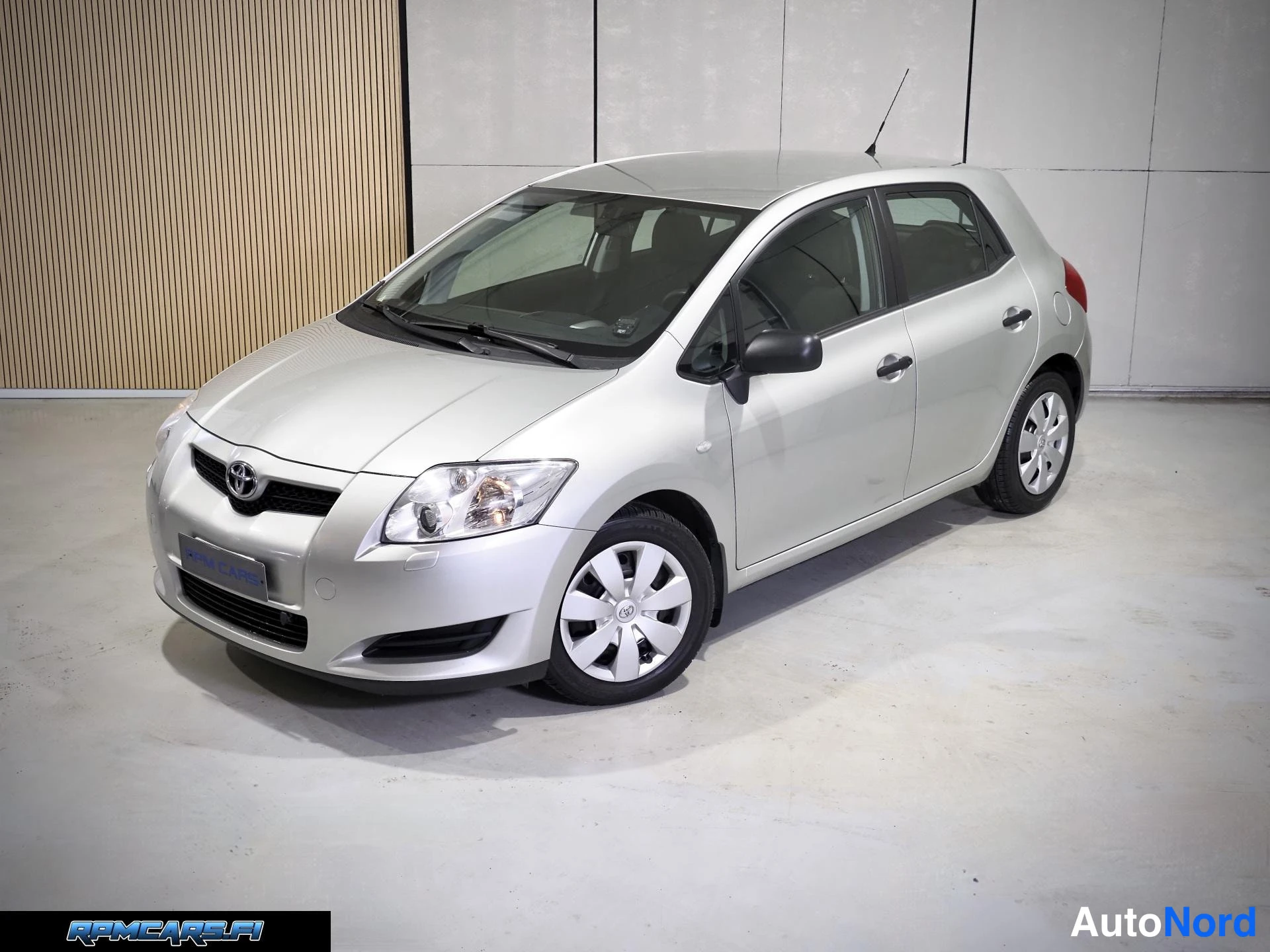 Hopea Toyota Auris 2008, etuviisto, keula vasemmalle, kuva 3