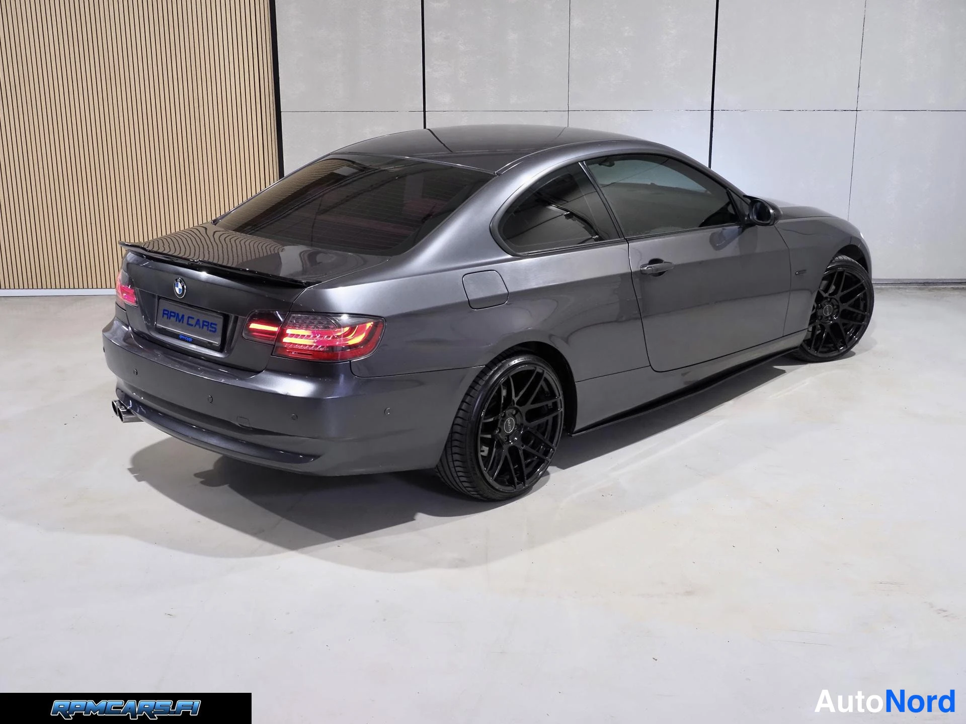 Harmaa BMW 320 2007, takaviisto, kuva 18