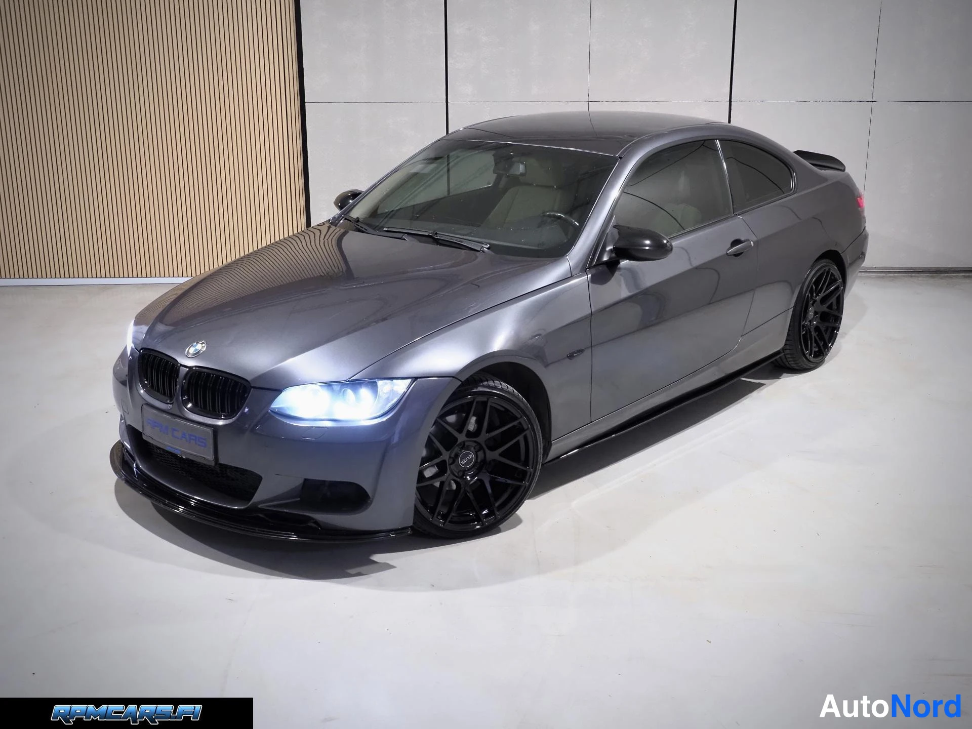 Harmaa BMW 320 2007, etuviisto, keula vasemmalle, kuva 2