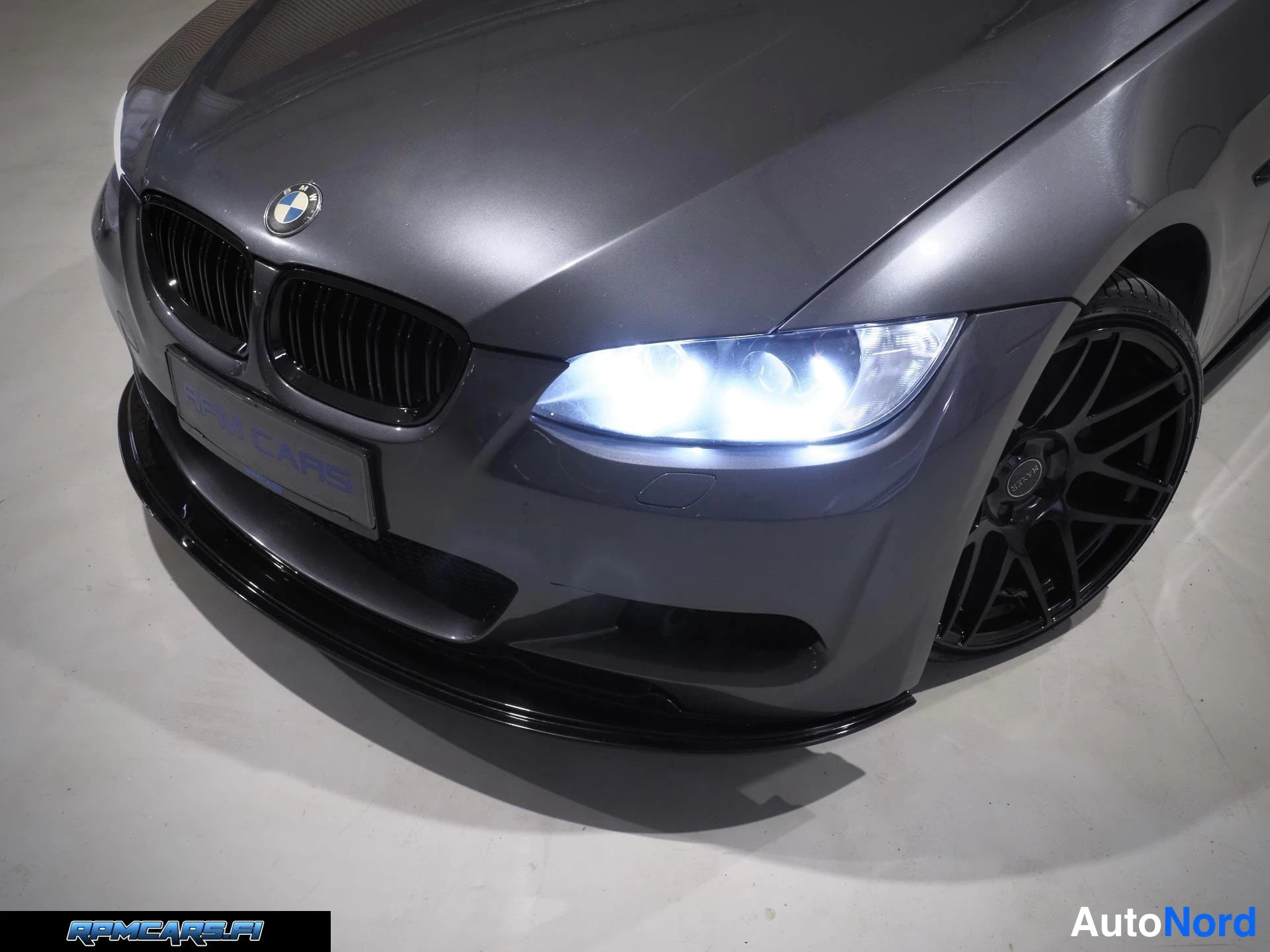 Harmaa BMW 320 2007, etuviisto, keula vasemmalle, kuva 4