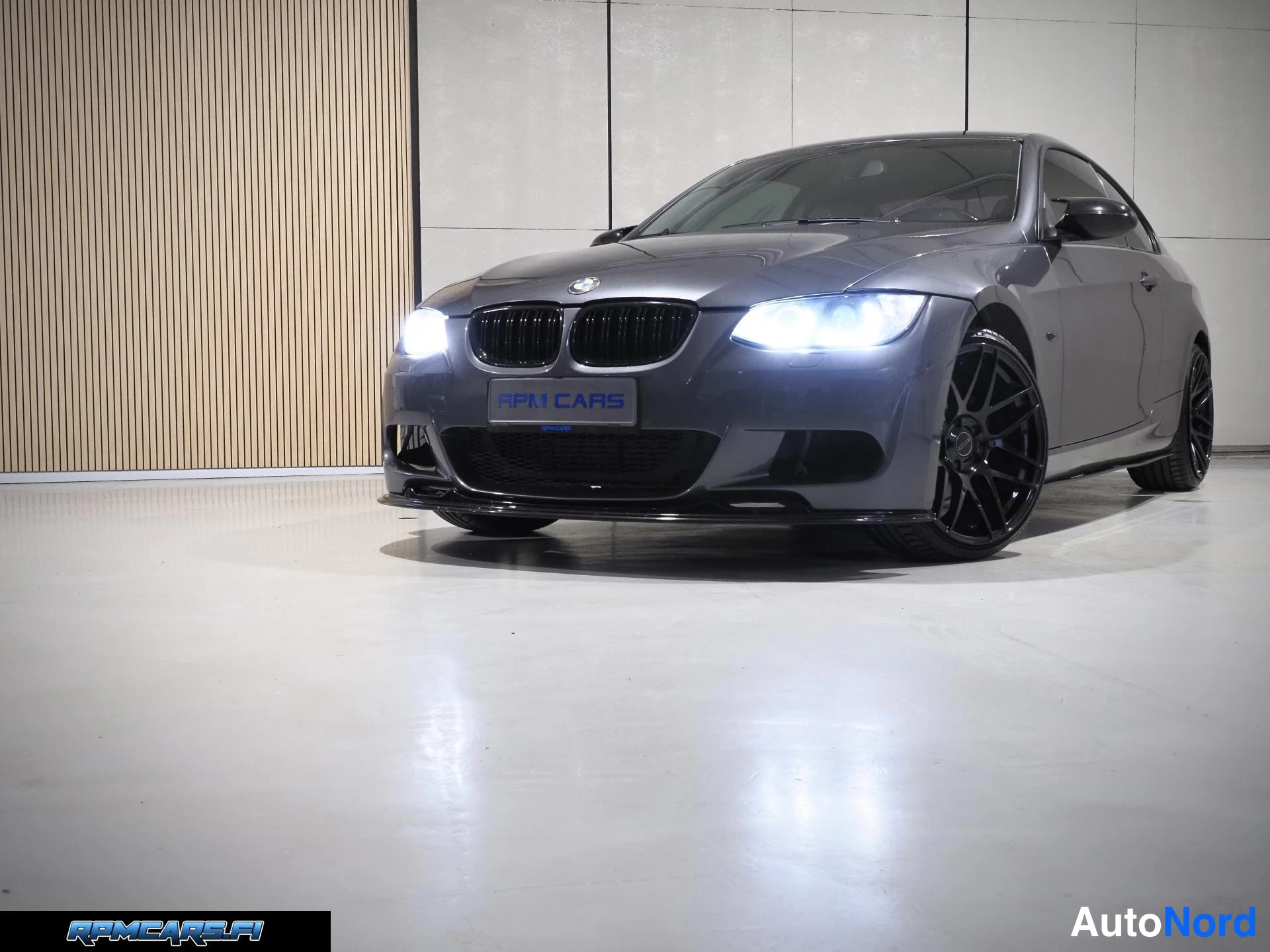 Harmaa BMW 320 2007, etuviisto, keula vasemmalle, kuva 3