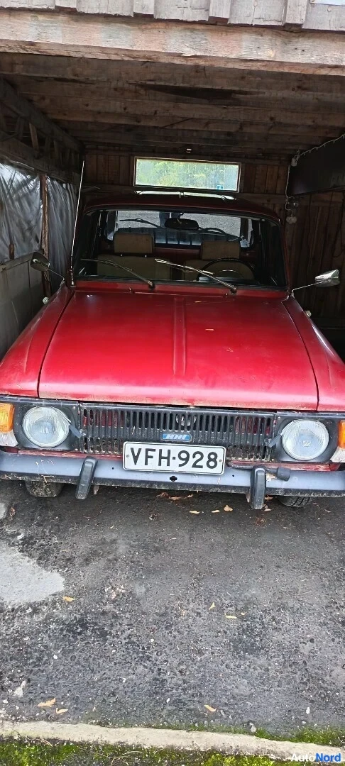 Punainen Moskvitsh 412 1991, edestä, kuva 4
