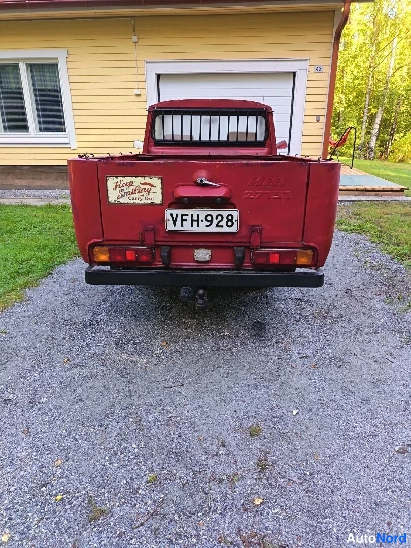 Punainen Moskvitsh 412 1991, takaa, kuva 7