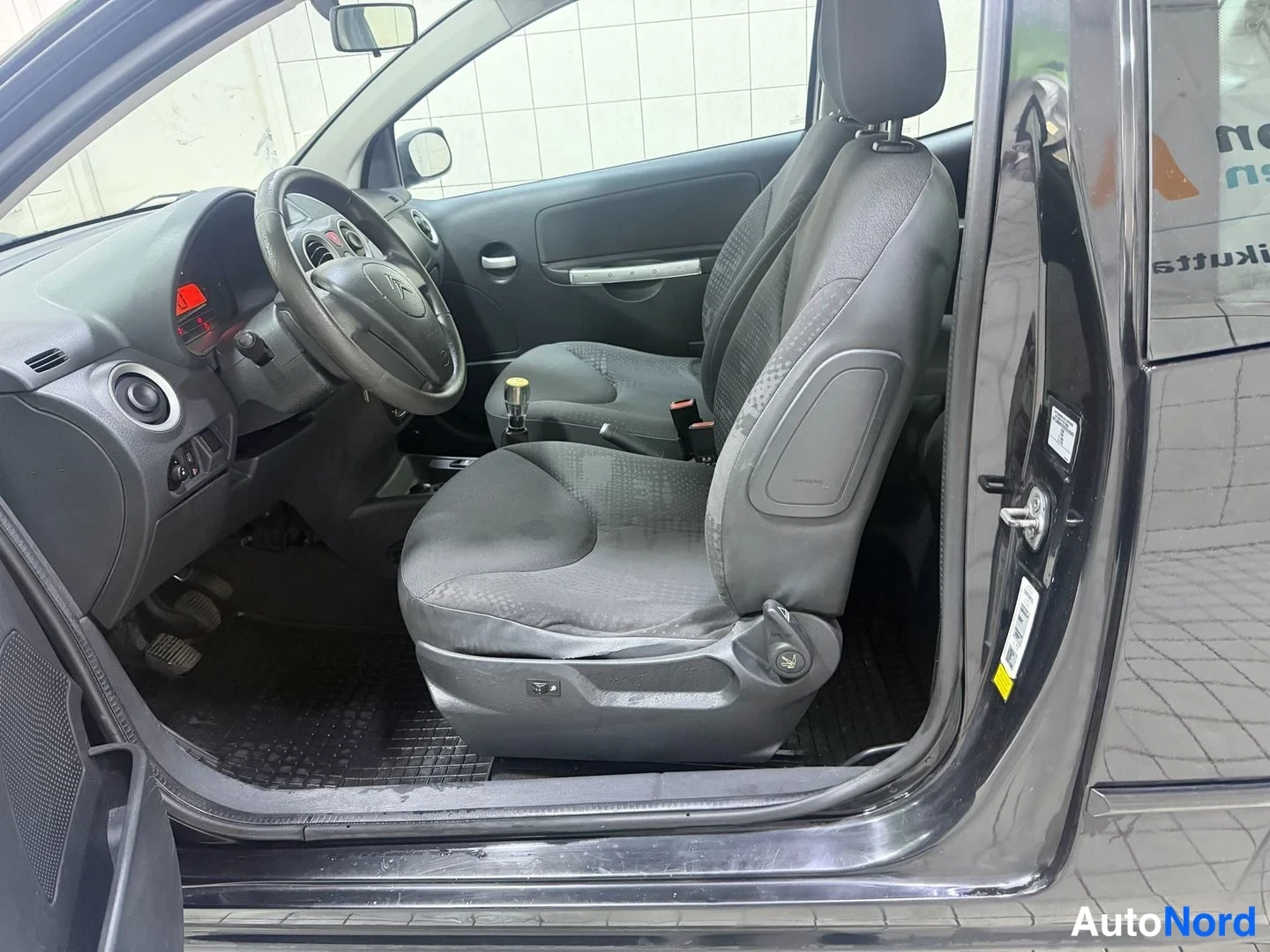 Musta Citroen C2 2008, kuva 21