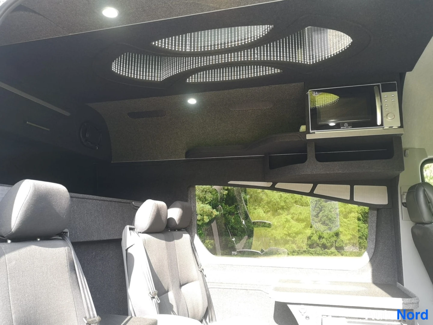 Musta Volkswagen Crafter 2026, kuva 23