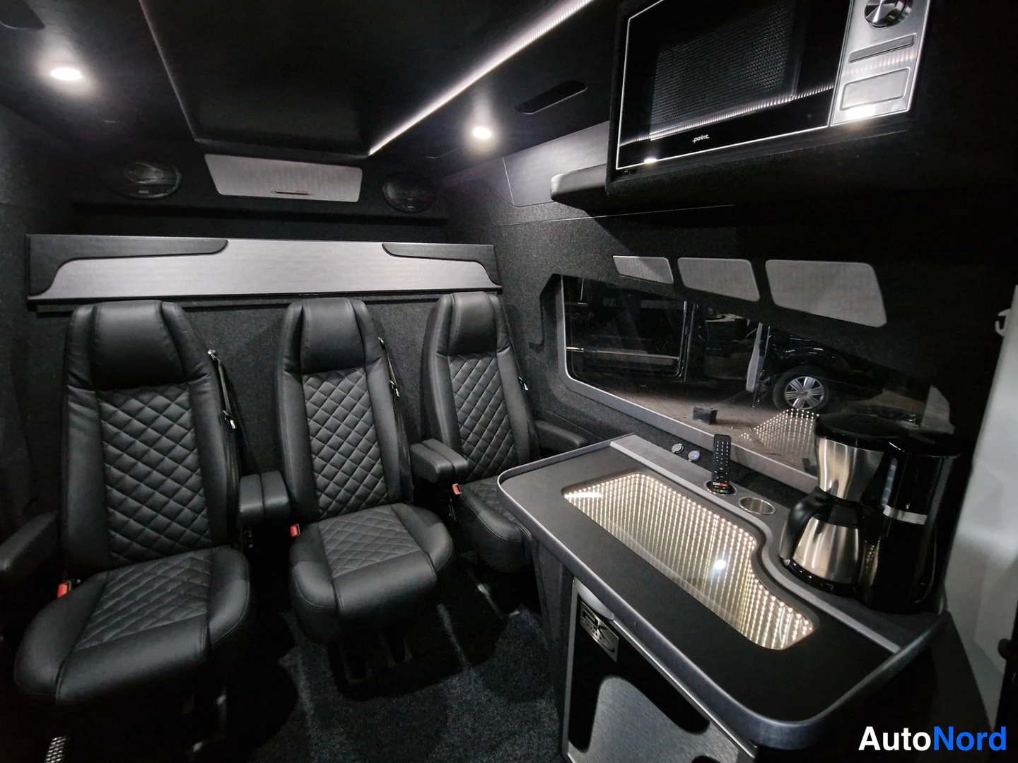 Musta Volkswagen Crafter 2026, kuva 27