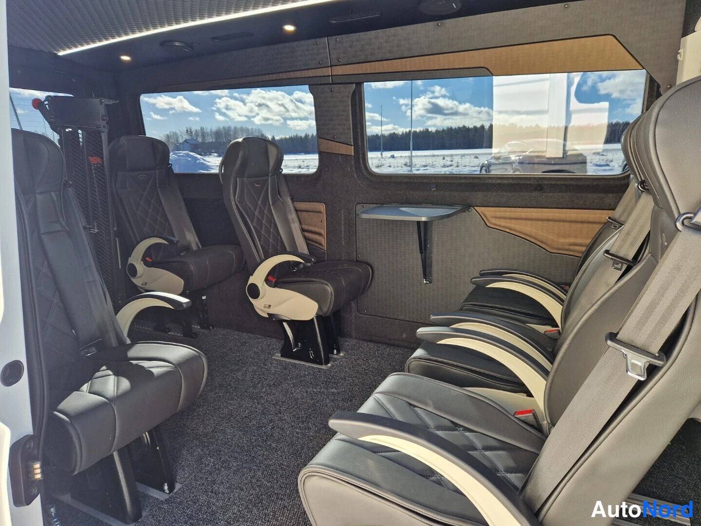 Musta Volkswagen Crafter 2026, kuva 14