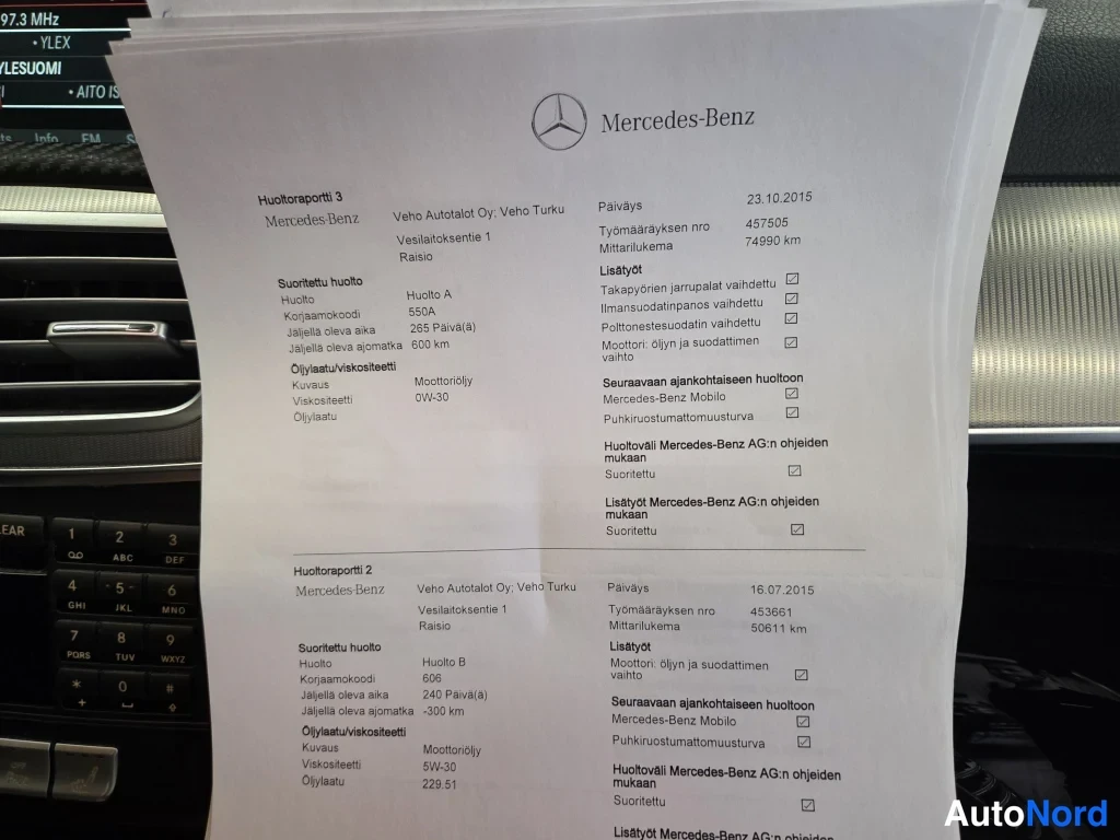 Muu: Mercedes-Benz palvelutiedoston kuvia sisätiloista näkyvillä