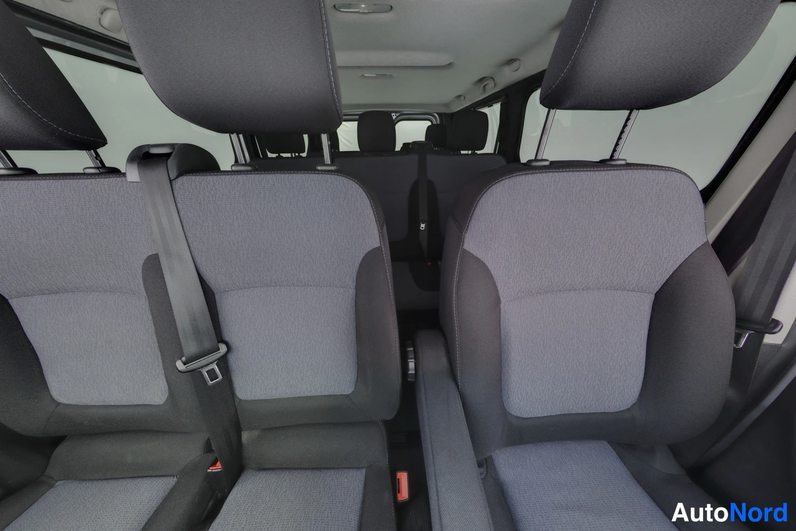 Hopea Opel Vivaro 2016, takaistuimet, kuva 16