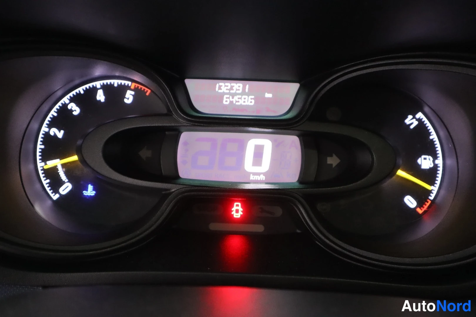 Hopea Opel Vivaro 2016, yksityiskohta, kuva 25