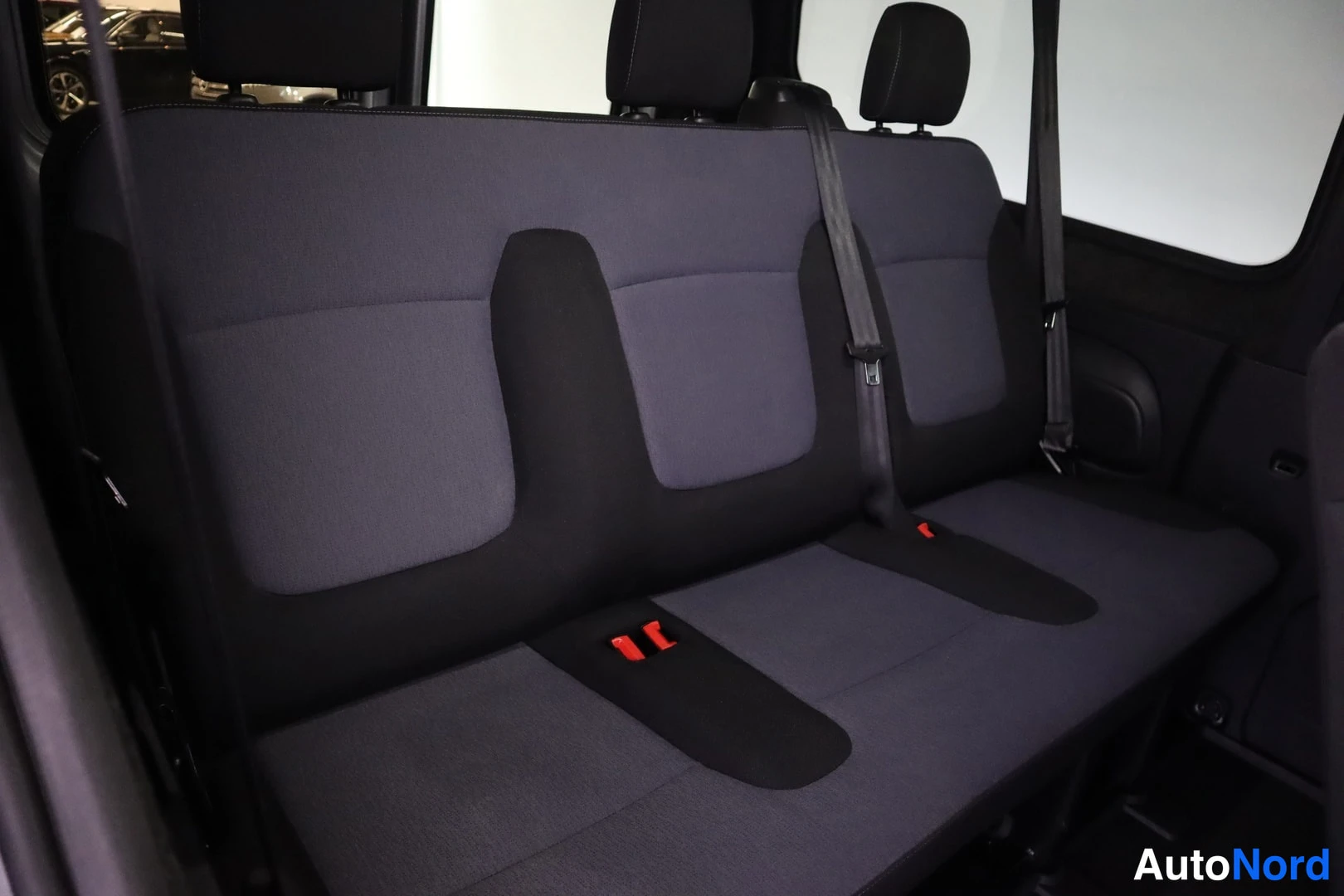 Hopea Opel Vivaro 2016, takaistuimet, kuva 18