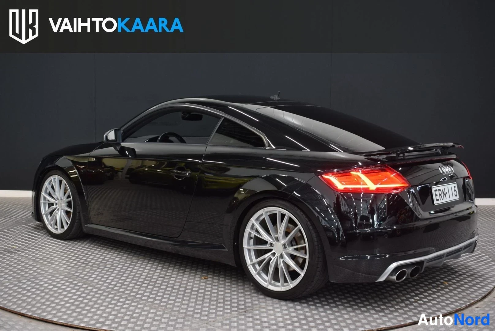 Musta Audi TTS 2016, takaviisto, kuva 6