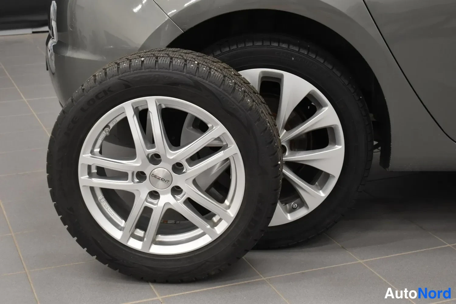 Harmaa Opel Astra 2018, yksityiskohta, kuva 19