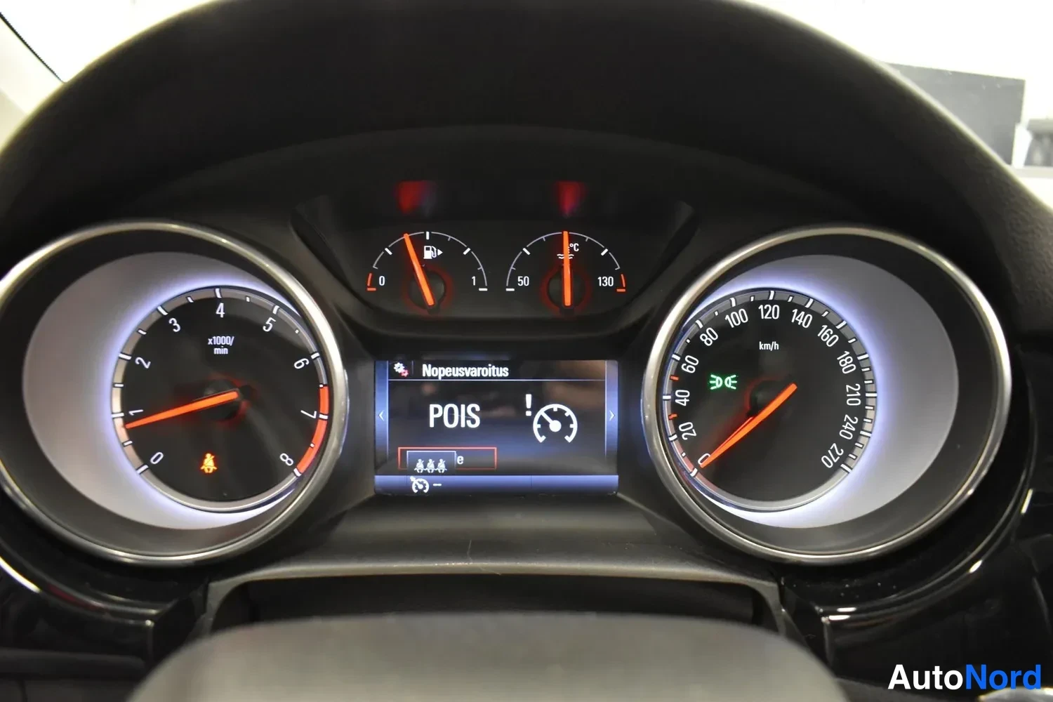 Harmaa Opel Astra 2018, yksityiskohta, kuva 20
