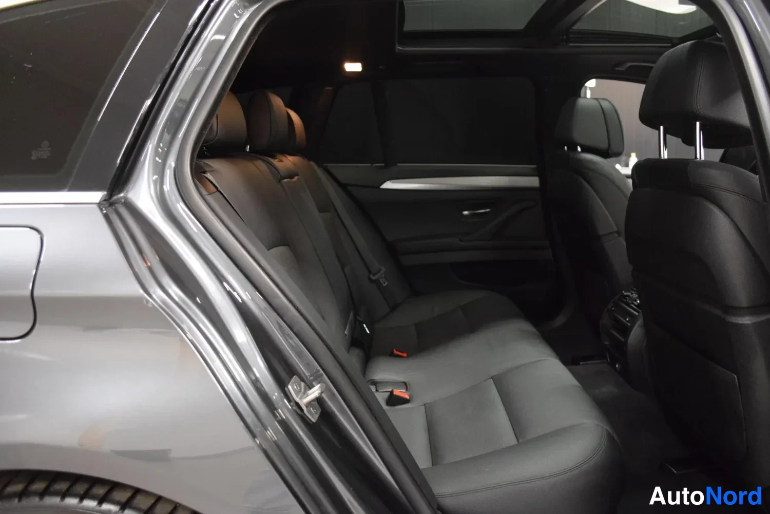 Harmaa BMW 530d xDrive 2016, kuva 31