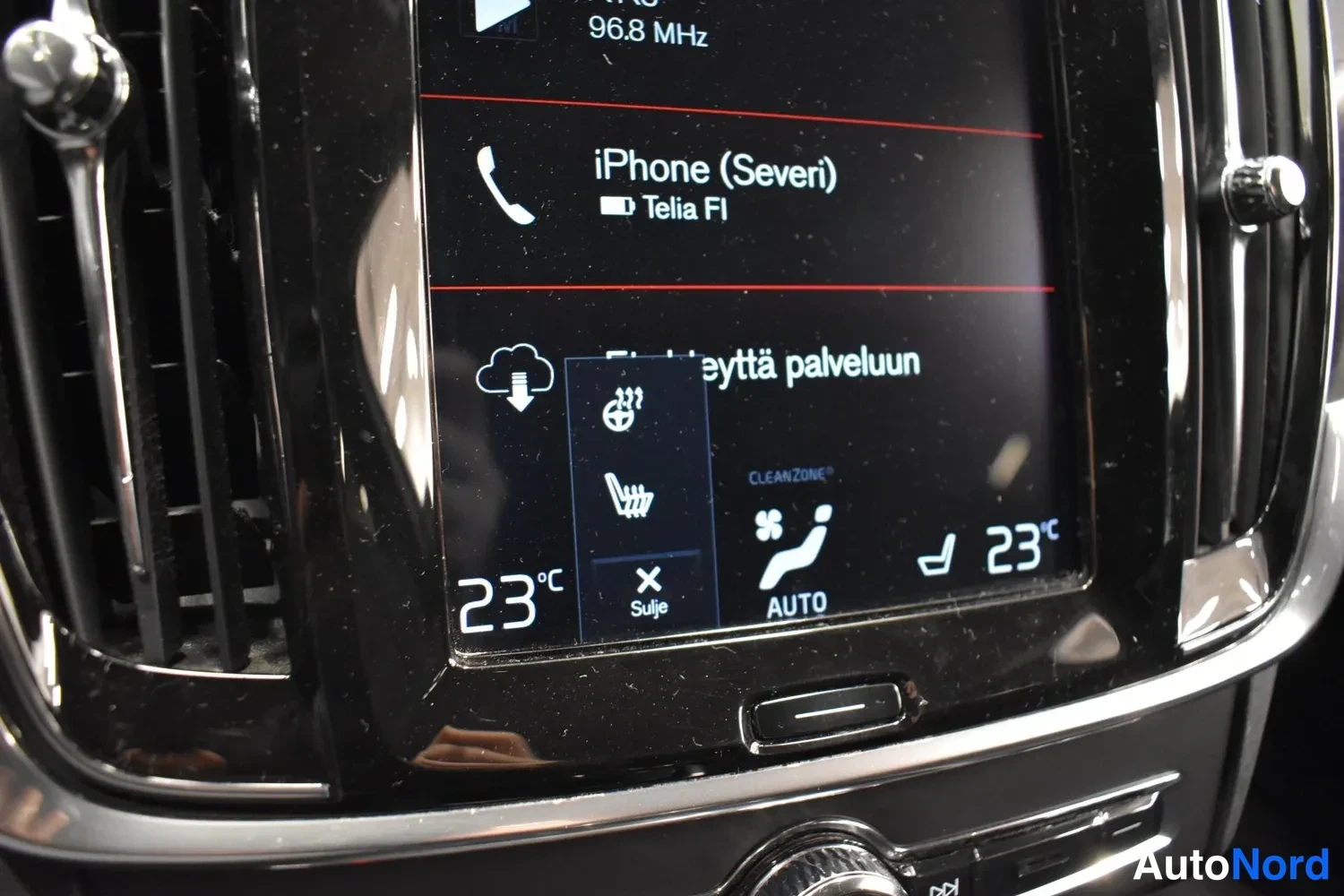 Musta Volvo V90 Cross Country 2018, yksityiskohta, kuva 24