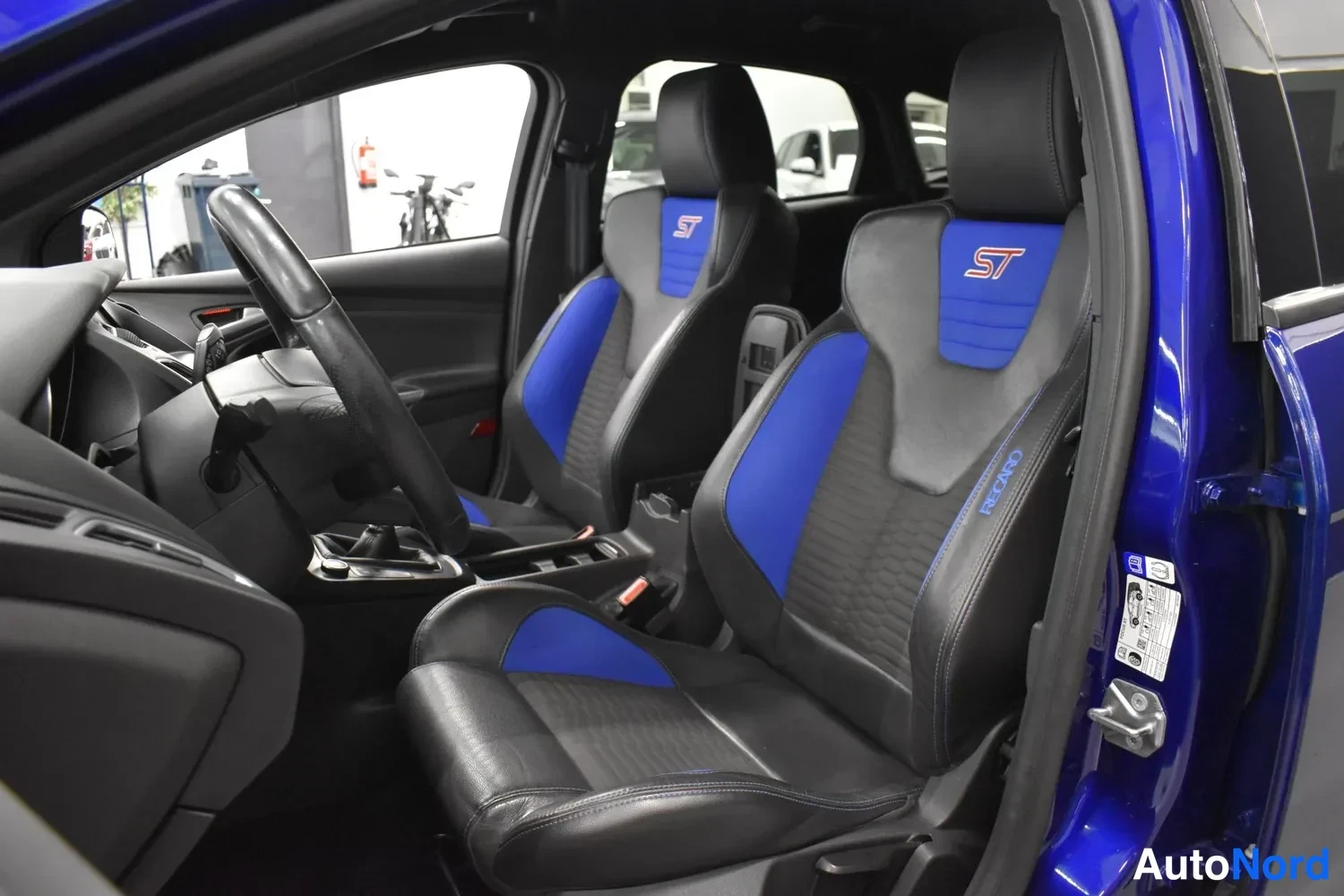 Sininen Ford Focus 2016, kuva 18