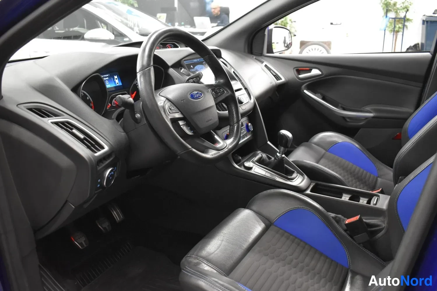 Sininen Ford Focus 2016, kuva 19
