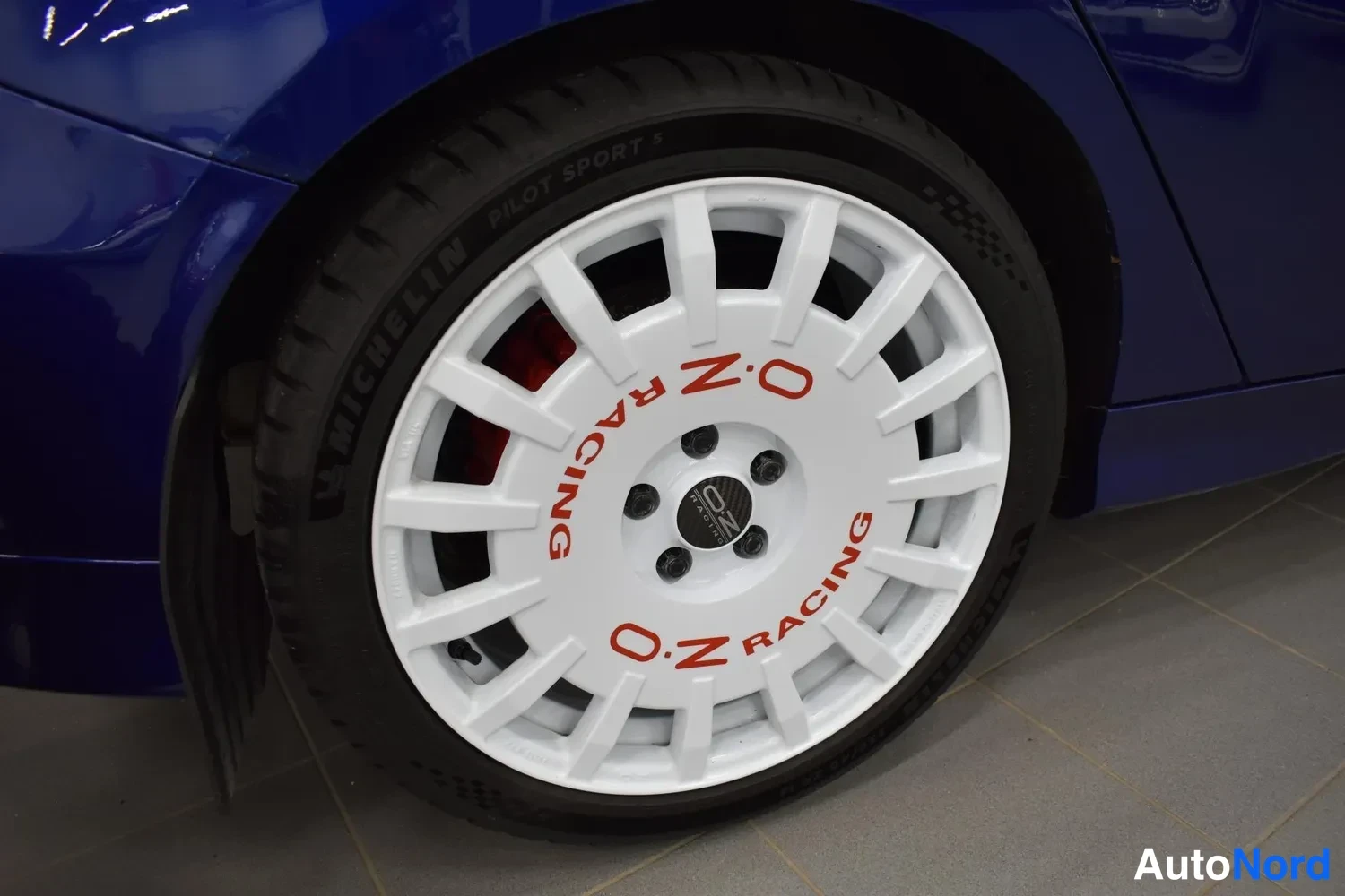 Sininen Ford Focus 2016, kuva 24
