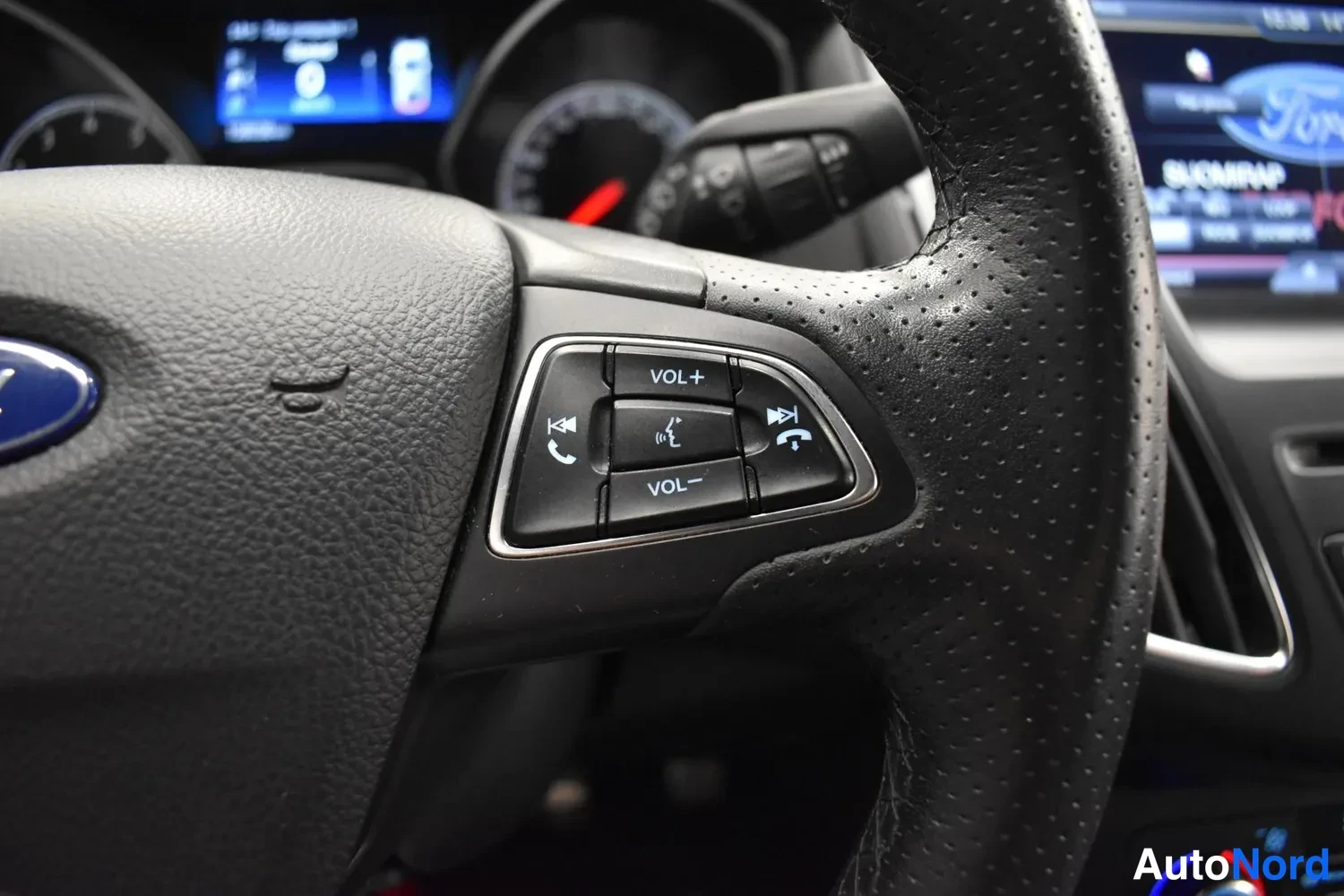 Sininen Ford Focus 2016, kuva 36