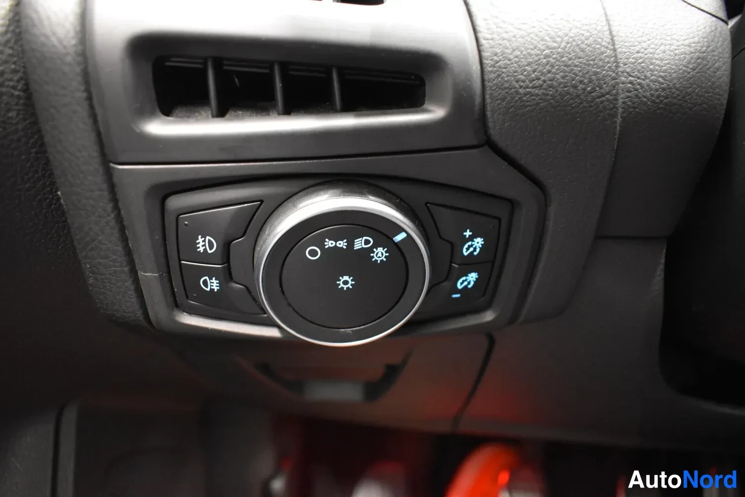 Sininen Ford Focus 2016, kuva 26