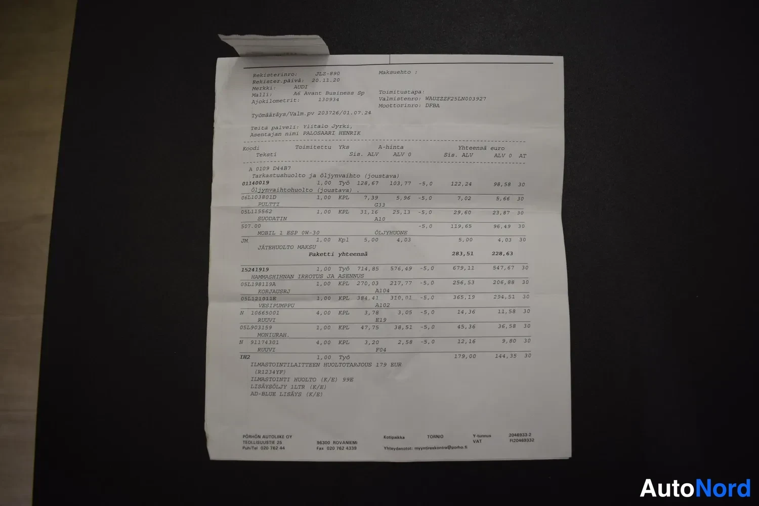 Muu: Valokuvassa auton huoltokirjan työjärjestysliite: Audi A6 Avant Business Sp -huolto 20.11.2010, RovaniemenAutokeskus Oy, yhteensä 283,51 euroa.