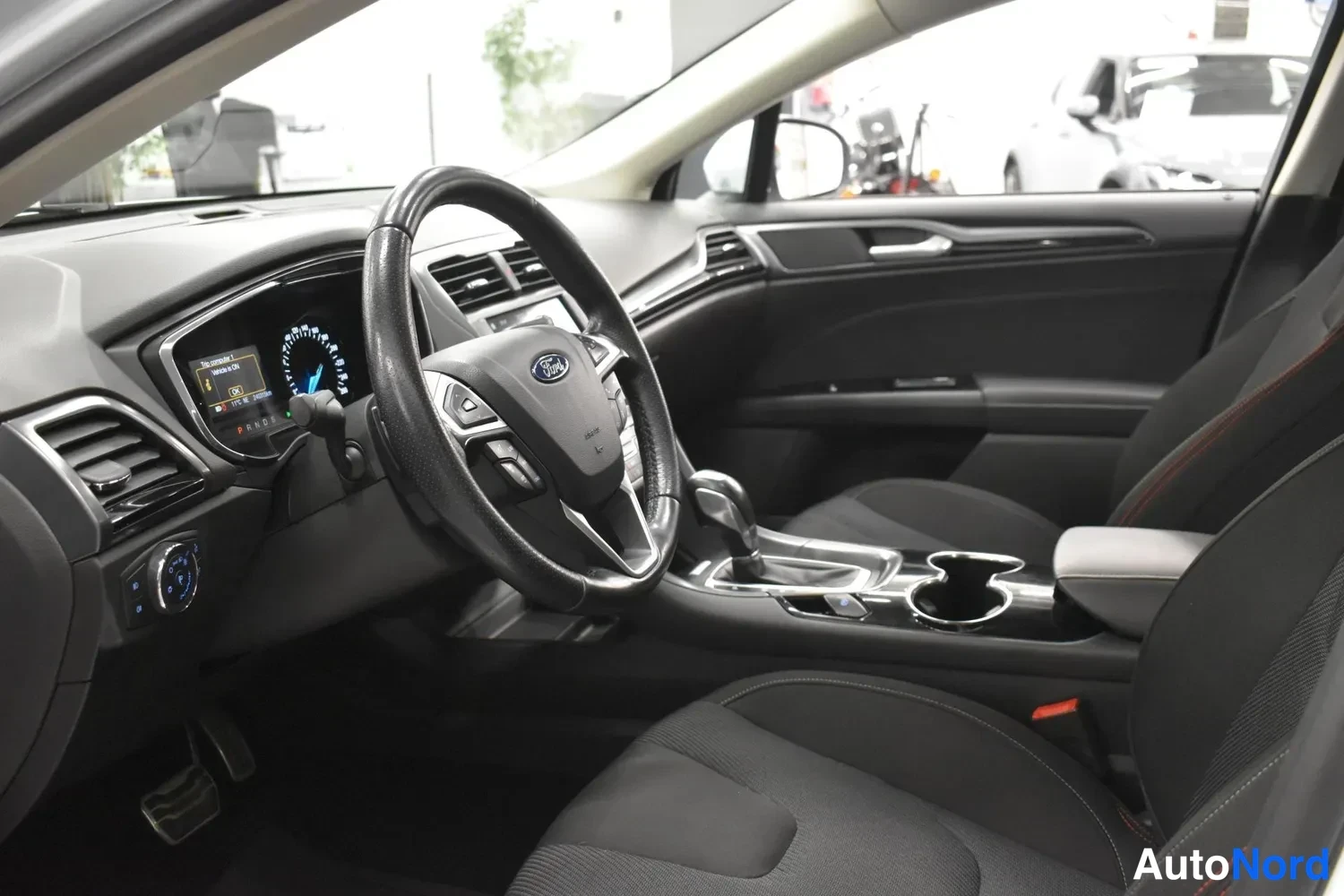 Valkoinen Ford Mondeo 2017, ulkokuva 11 – Raisio