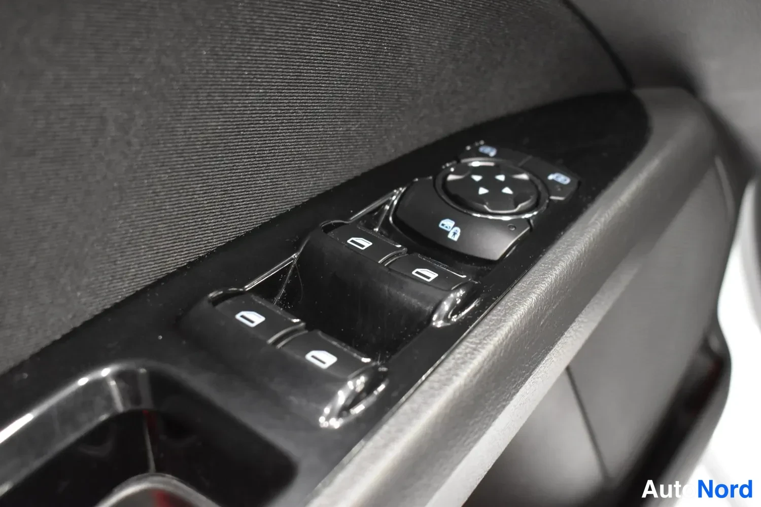 Valkoinen Ford Mondeo 2017, ulkokuva 14 – Raisio
