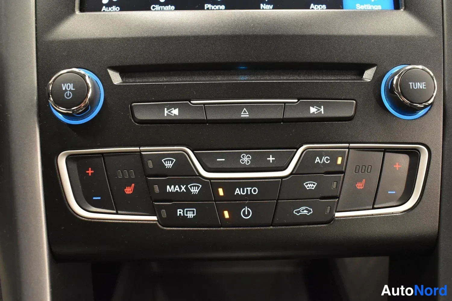 Valkoinen Ford Mondeo 2017, ulkokuva 28 – Raisio
