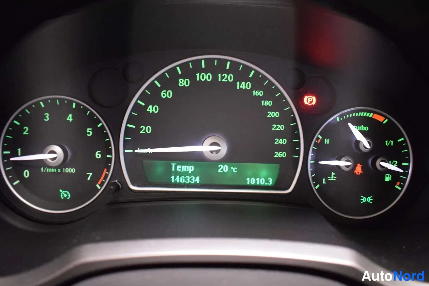 Harmaa Saab 9-3 2011, yksityiskohta, kuva 25