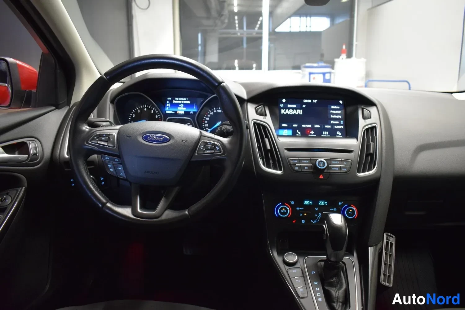 Punainen Ford Focus 2017, ulkokuva 12 – Raisio