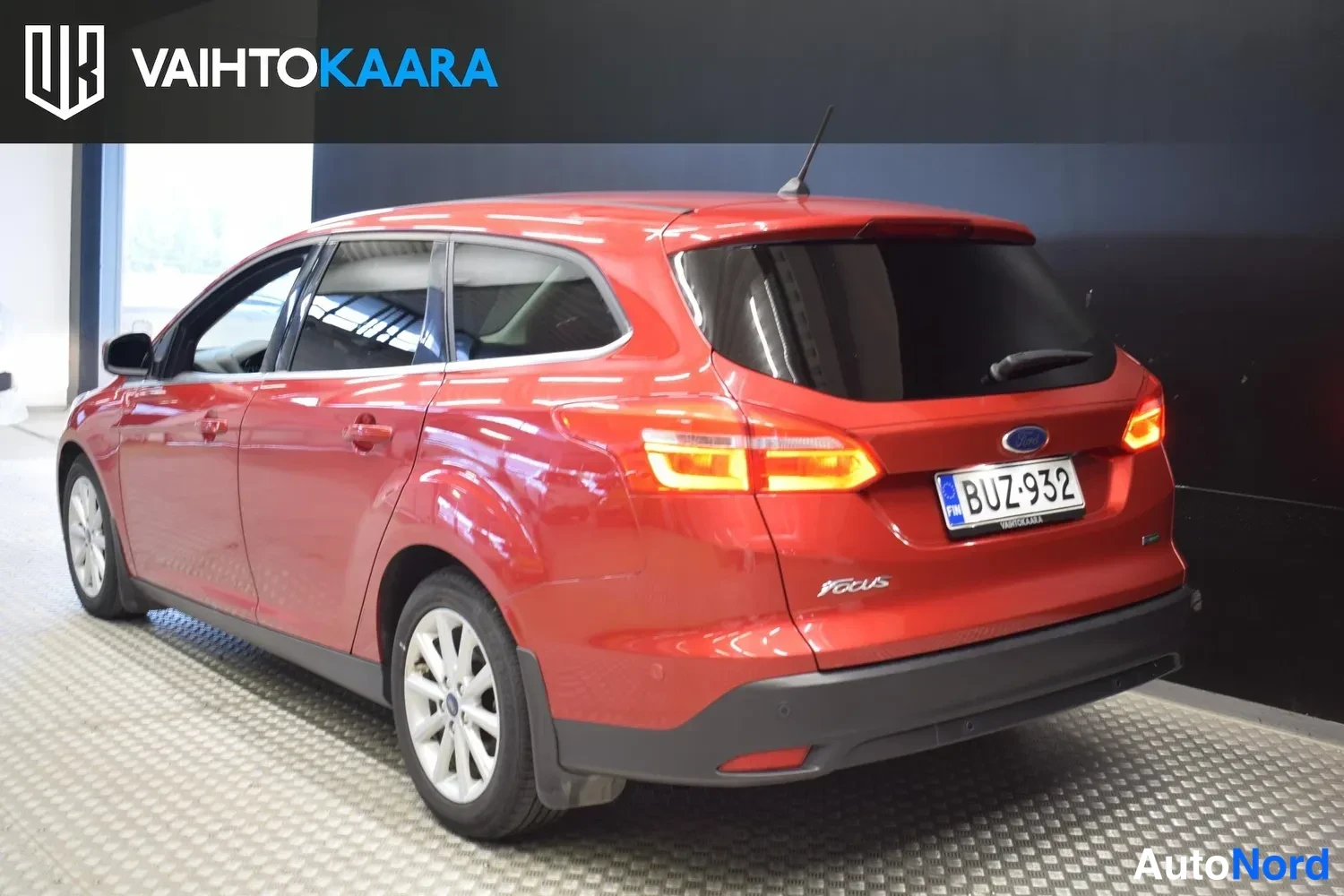 Punainen Ford Focus 2017, ulkokuva 3 – Raisio