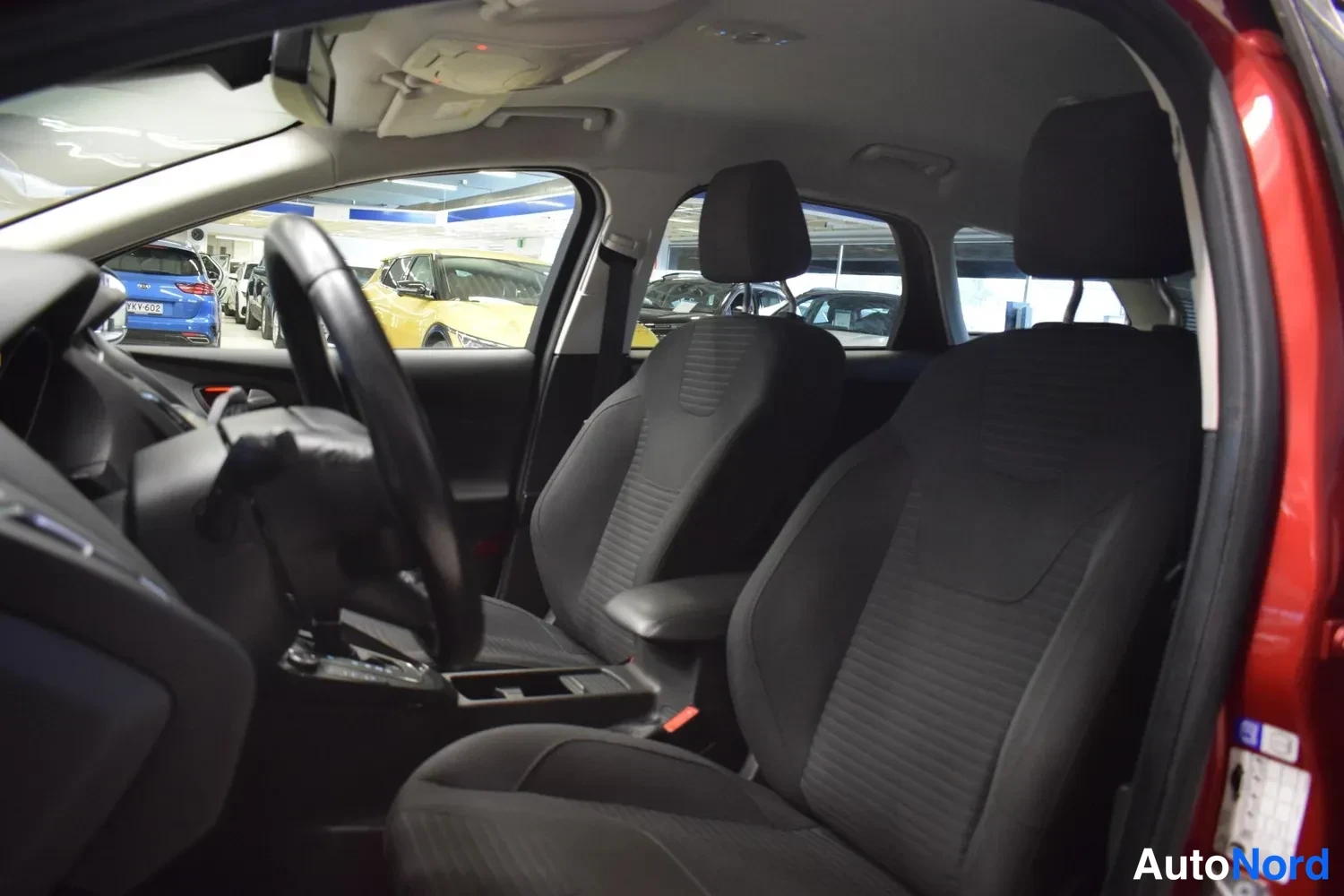Punainen Ford Focus 2017, ulkokuva 9 – Raisio